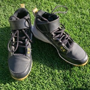 Boys Under Armour BH Football Cleats